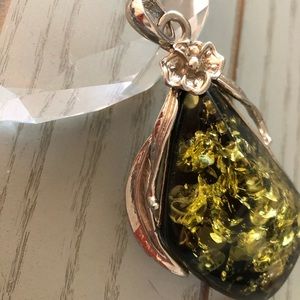 LARGE GREEN AMBER PENDANT